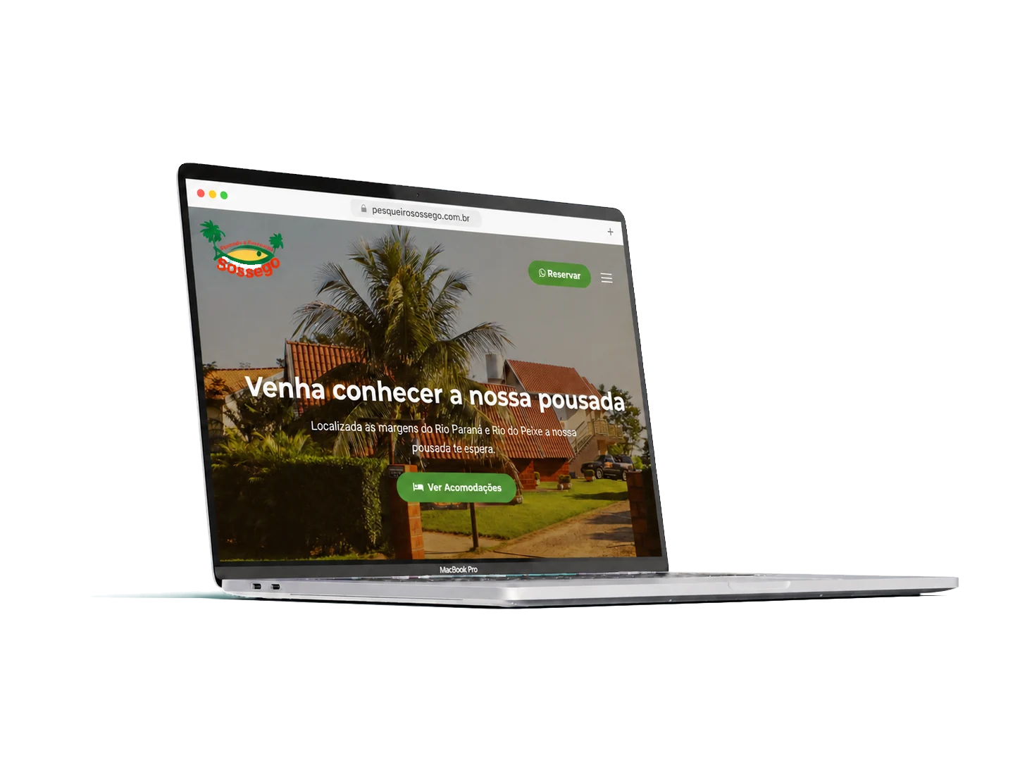 MacBook exibindo o site real da Pousada e Pesqueiro Sossego criado com o Reserve